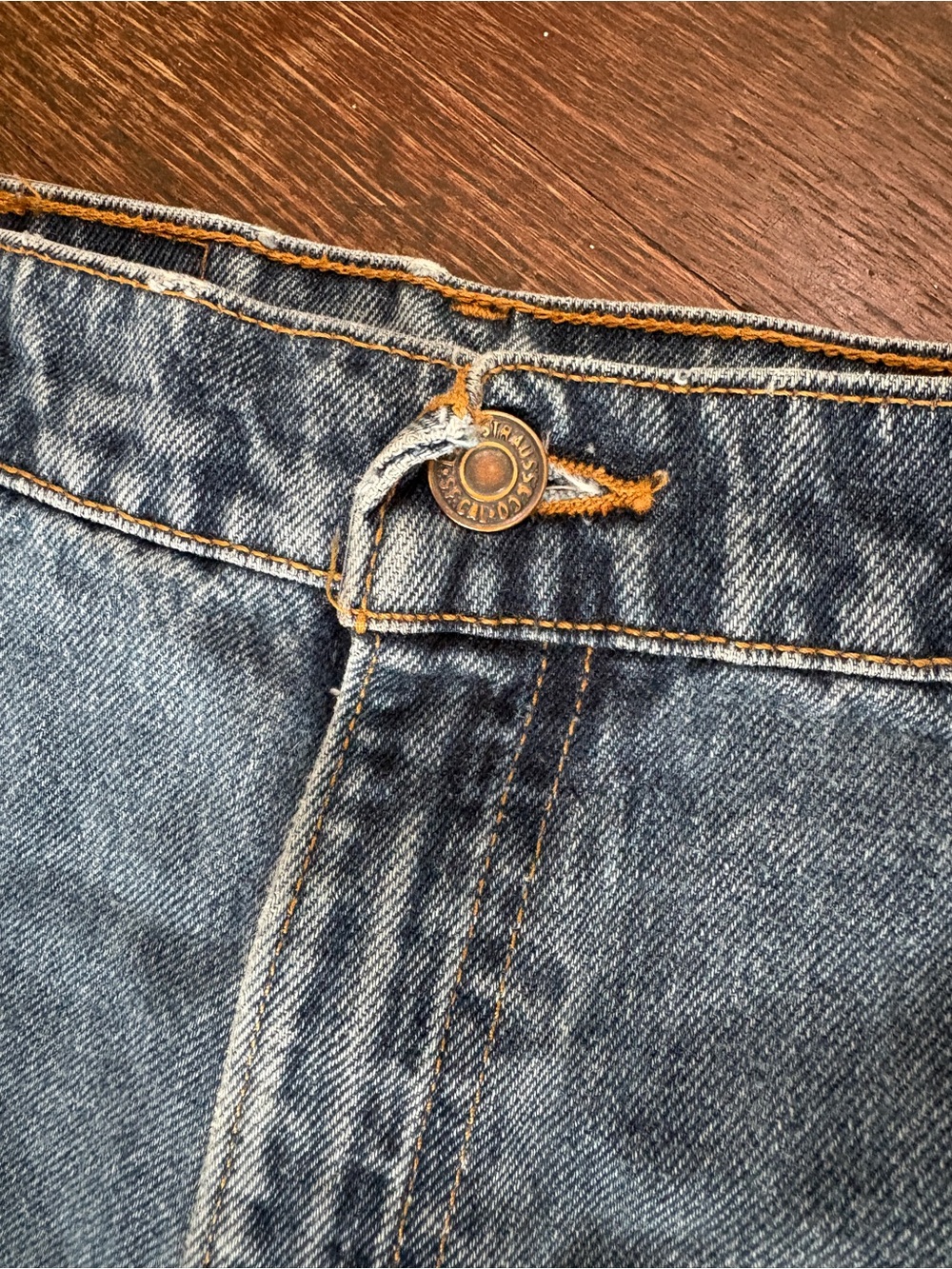 Vintage Levi's 551 Relaxed Fit Tapered Jeans Womens 14 Medium Wash vintage y2k - Picture 4 of 9